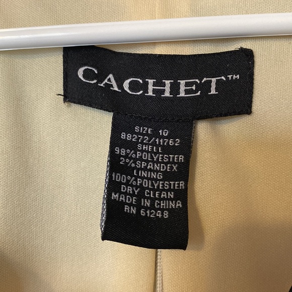 Cachet floral sleeveless blouse with rosette accents - Picture 5 of 6